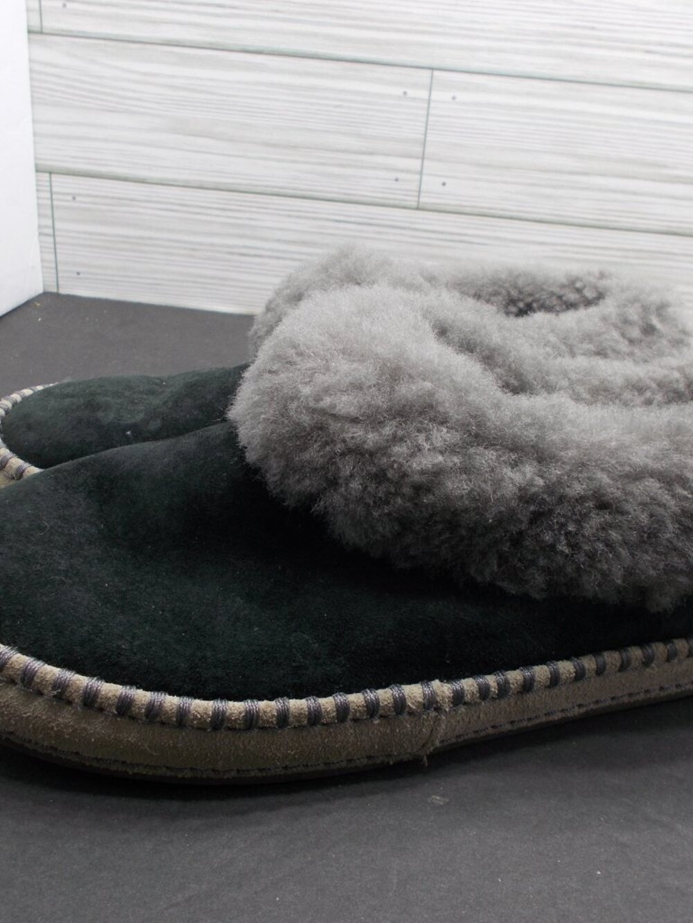 UGG Wrin Slippers Black Gray Women's Size 7 #1007727